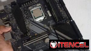 Gangaaa Z370 asrock, i3 8100 4 ram