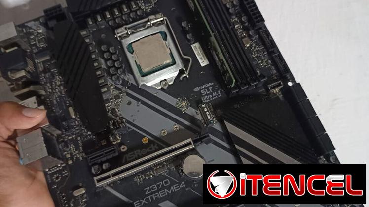 Gangaaa Z370 asrock, i3 8100 4 ram