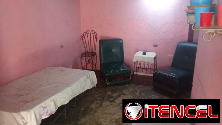 Apartamento interior en el Vedado con gas de la calle