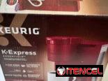 Cafetera Keurig K-Express Essentials Roja