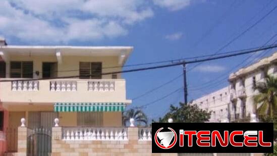 Alquiler de casa en bajos con garaje en el Vedado