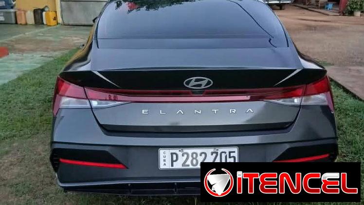 HYUNDAI ELANTRA 2025 — foto 2