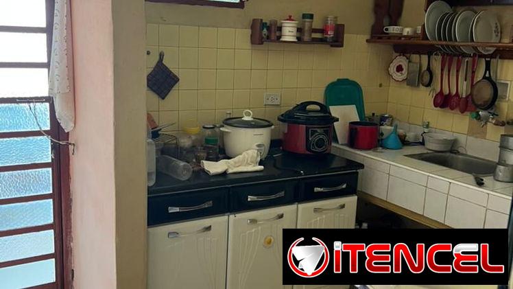 Venta de acogedor apartamento en 10 de octubre.