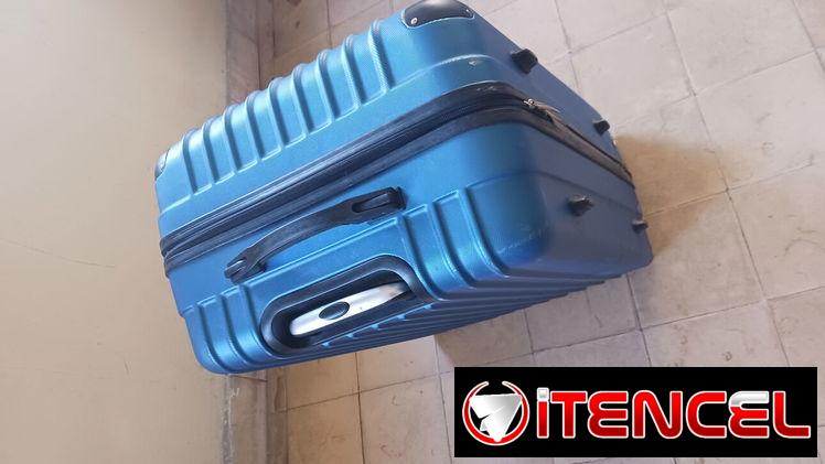 Vendo maleta con defectos menores (acepto transferencia) — foto 1