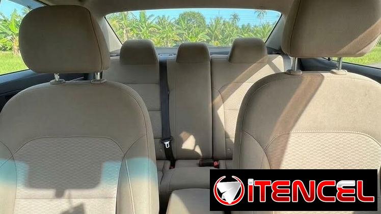 Hyundai Elantra 2019 P0661-AV013
