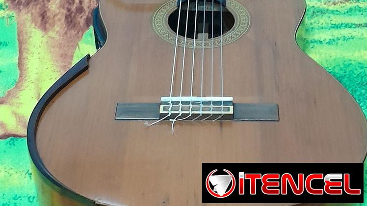 Guitarra yhamaha electroacústica