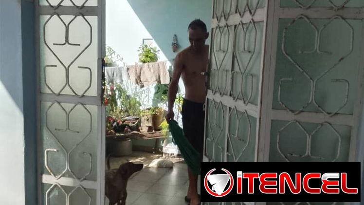 Apto 2do piso de 3/4 en playa con gas de la calle