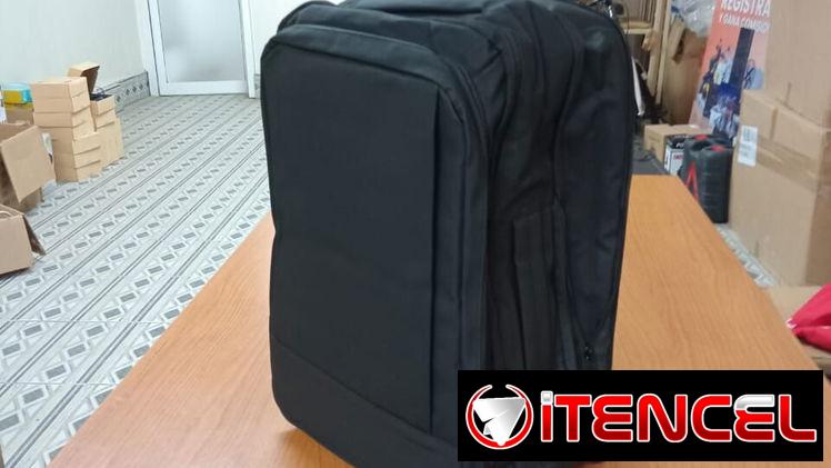 Mochila color negro/ Mochila para laptop — foto 1