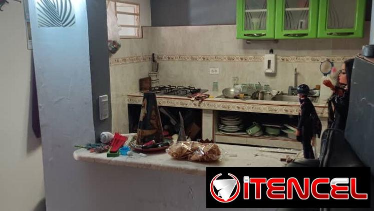 Se vende apartamento interior en el Vedado- Línea entre 14 y 16