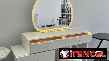 Mesa de maquillaje — foto 1