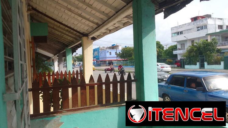Rento local en la ave 26 con portal a la calle.. — foto 4