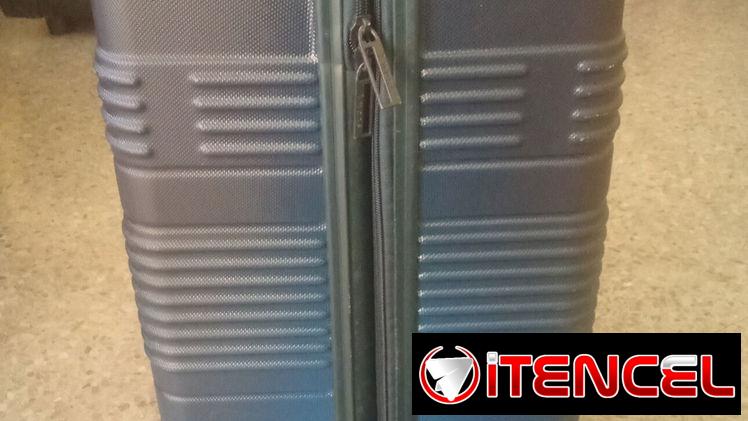Maleta plástica grande de ruedas