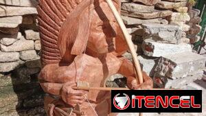 Esculturas, tallas de indios por encargo.