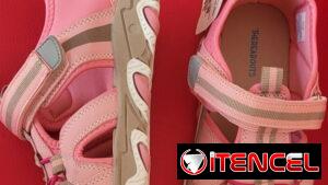 Sandalias rosa para niña