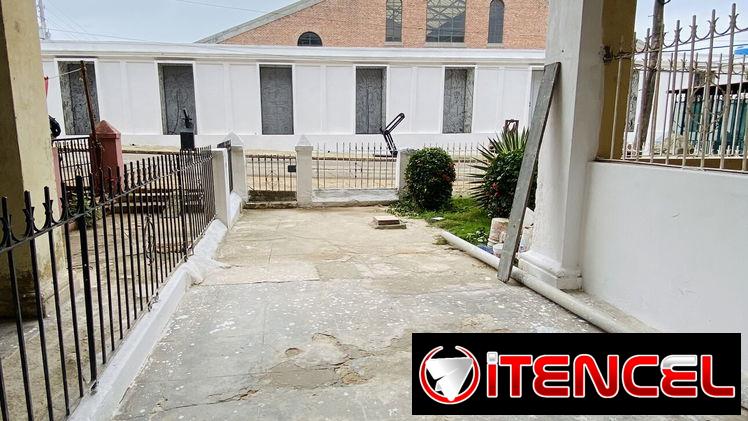 APARTAMENTO EN BAJOS VEDADO CERCA DEL 1830 — foto 1