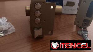 Cerradura SPC 2020YP-3M De Tres Pasos Con Llaves Cerradura SPC 2020YP-3M Tres Pasos Con 3 Llaves Incluidas VT#