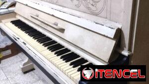 Piano.