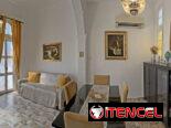 Se renta apto de 2 habitaciones en la Habana Vieja.58858577