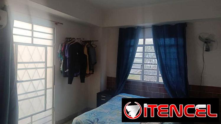 *APARTAMENTO EN EL VEDADO. PLAZA 1er Piso Alto* 🏠 — foto 3