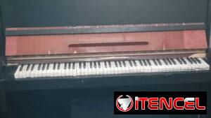Piano clásico ruso marca Tchaikovsky en perfecto estado