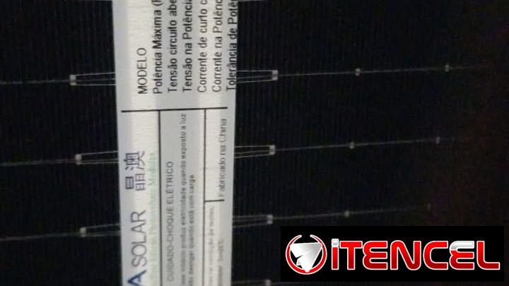 Panel solar Marca: JaSolar  720w  Precio: 200 USD