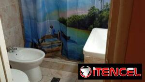 Alquilo apto en Playa de 3 cuartos y 2 baños con terraza a la calle. Cerca de 31 y 42. Renta Lineal. Se aceptan niños