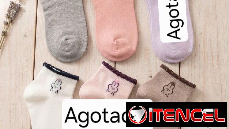 Ropa deportiva. Licras cortas 6 usd . Enterizos cortos 18 usd. Medias 1usd. Short de hombre 9 usd. Pataletas 10 usd. — foto 3