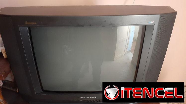 Se vende televisor ATEC PANDA, roto, para piezas,