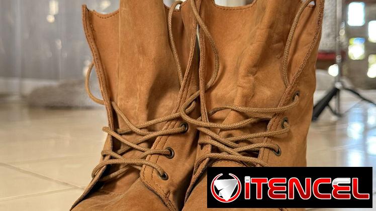 Botines de piel con cordones