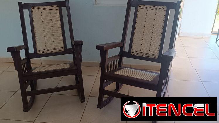 Vendo pareja de sillones antiguos recién reparados en buen estado, 30mil x transferencia a la mitad, 58256384 — foto 1