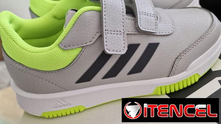 Adidas Tensaur Sport 2.0 C – ¡Comodidad y Estilo con Detalles que Destacan!