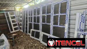 CARPINTERIA DE ALUMINIO CON CRISTAL .