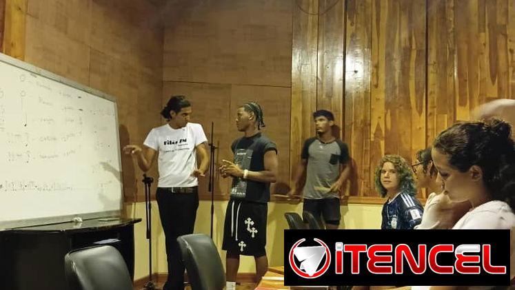 Clases privadas de piano, canto, guitarra y percusión — foto 2