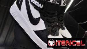52849429 Tenis de niño ...30 usd  Playa