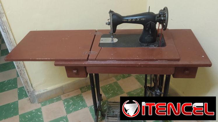 Máquina de coser — foto 1