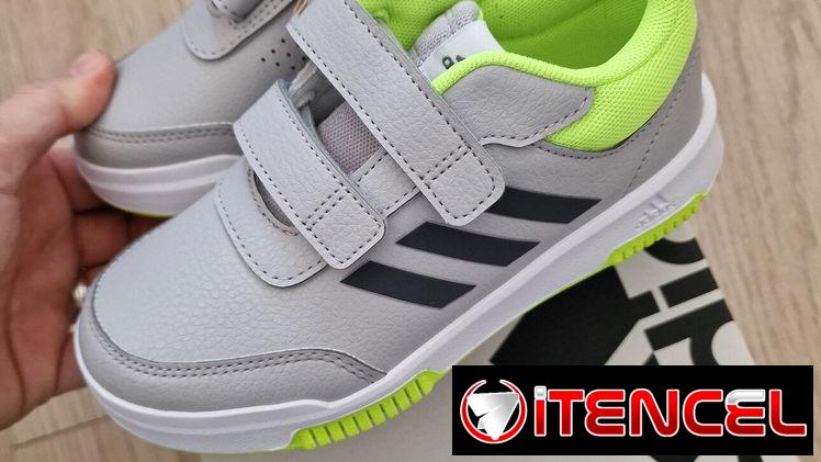 Adidas Tensaur Sport 2.0 C – ¡Comodidad y Estilo con Detalles que Destacan!