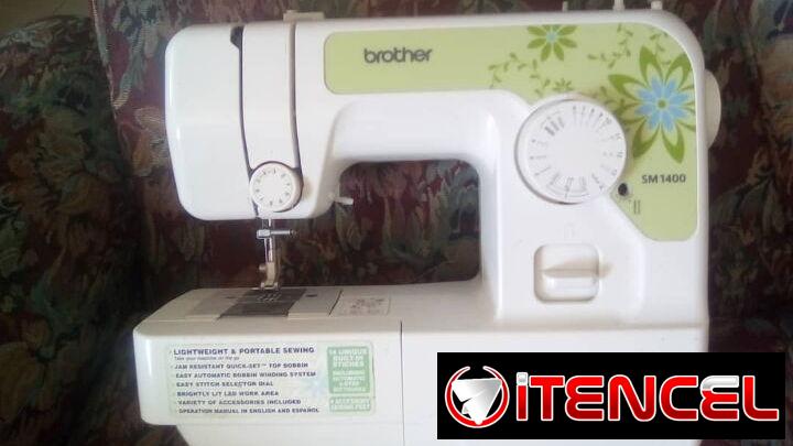 Máquina de coser electrica — foto 1