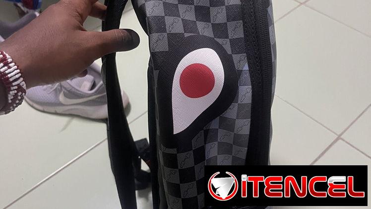 MOCHILA ORIGINAL NUEVECITA CON SUS SELLOS Y TODO — foto 3