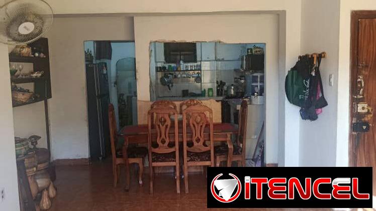 *APARTAMENTO EN EL VEDADO. PLAZA 1er Piso Alto* 🏠 — foto 2