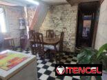 Apartamento 2do piso de 3/4 en buenas condiciones .