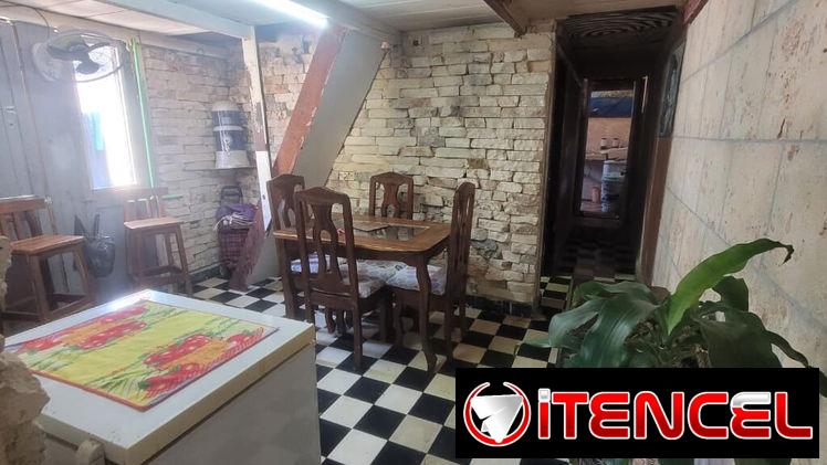 Apartamento 2do piso de 3/4 en buenas condiciones .