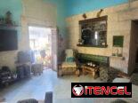 Apartamento 2do piso de 3/4 en buenas condiciones .