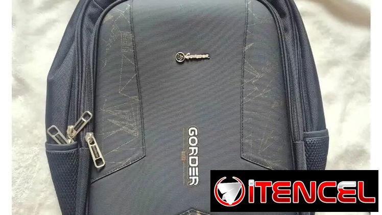 MOCHILA M-15 . Mochila amplia y acolchada, ideal para trabajo, universidad y uso diario.US$25.00 — foto 2