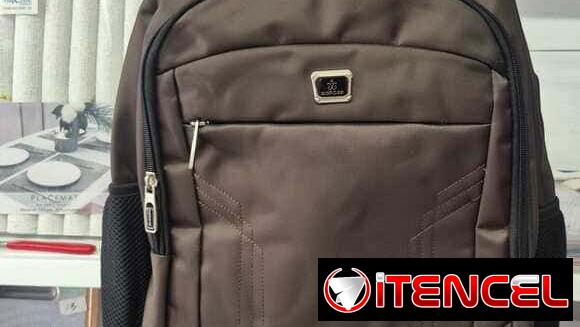 Mochila amplia y acolchada, ideal para trabajo, universidad y uso diario. 💰30 USD.Varios modelos. Escríbeme al 56249037 — foto 2