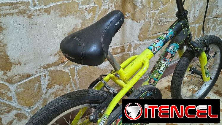 🚲🚴‍♂️ BICICLETA PARA NIÑO DE BEN10, de Uso en perfecto estado $70 — foto 1