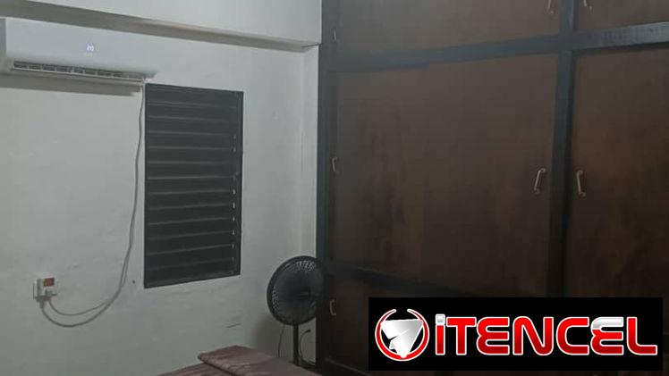 Se renta apartamento de una habitación en el Vedado por el Jalisco Park.58858577