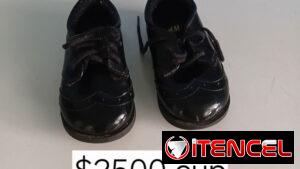 Zapatos de niño de charolina