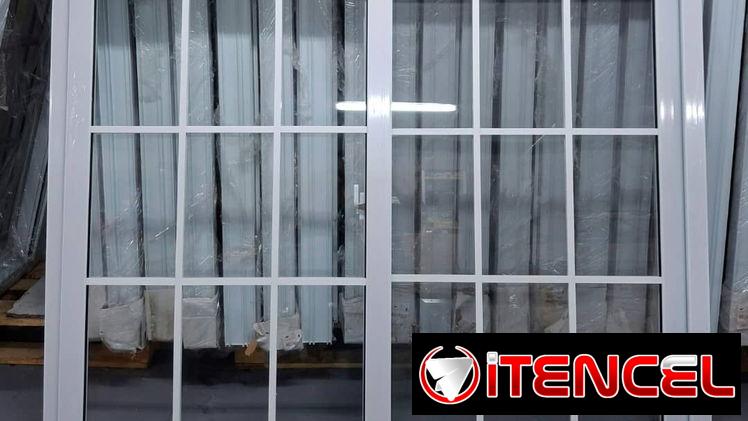 Ventanas de PVC de corte francés con cristal y malla anti insectos