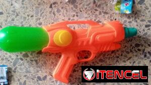 Pistola de agua 52901568 móvil y WhatsApp