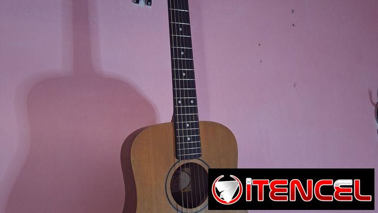Guitarra Baby Taylor BT1 electroacústica — foto 3